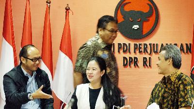 Puan Maharani (tengah) bersama Ganjar Pranowo (kanan), dan Bambang Wuryanto (belakang)di Gedung MPR/DPR/DPD, Jakarta, September 2012. TEMPO/Imam Sukamto