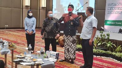 Gubernur Jawa Tengah, Ganjar Pranowo menjadi pembicara dalam Sosialisasi Program Penggunaan Produk Dalam Negeri (P3DN) yang diselenggarakan Kementerian Perindustrian, Semarang, 4 November 2021.