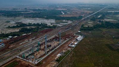 Pembangunan Stasiun Kereta Cepat Indonesia China di Kerawang, Jawa Barat, 4 November 2021. Tempo/Tony Hartawan