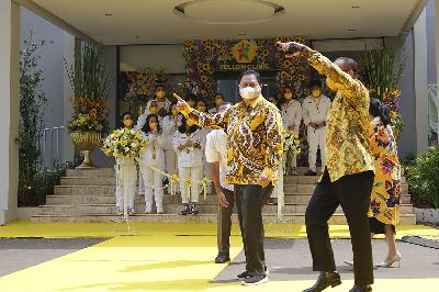 Ketua Umum Partai Golkar Airlangga Hartarto dalam perayaan HUT Partai Golkar ke-57 di Kantor DPP Partai Golkar, Jakarta, 20 Oktober 2021. TEMPO/M Taufan Rengganis