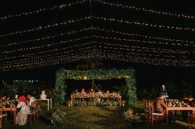 Dennis Destryawan dan Ayu Yunia Harsari menggelar resespsi pernikahan dengan konsep outdoor di The Samata, Sanur, Bali,23 Oktober 2021. Dok. Pribadi