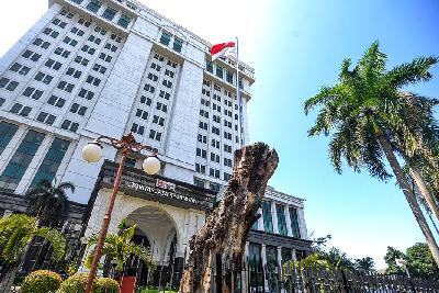 Komplek perkantoran Otoritas Jasa Keuangan di Jakarta. TEMPO/Tony Hartawan