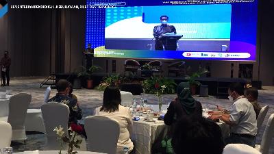 Diskusi kelompok terpumpun (DKT) atau focus group discussion (FGD) yang digelar Direktorat Jenderal Pendidikan Vokasi (Ditjen Diksi), Kemendikbudristek.bertema “Membangun Ekosistem Riset Terapan Inovatif yang Sinergis dan Aplikatif sebagai Kontribusi Nyata terhadap Kebutuhan Dunia Usaha, Dunia Industri, dan Masyarakat”, 22-24 November 2021 di Surabaya, Jawa Timur.