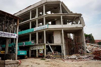 Kondisi Gedung SMAN 96 Jakarta yang roboh di jalan Jati Raya, Kapuk, Jakarta, 18 November 2021. Magang Tempo/Ridho Fadilla