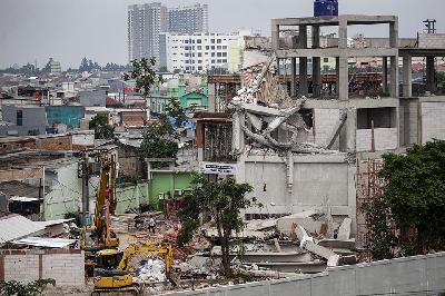 Lokasi bangunan SMAN 96 Jakarta yang roboh di Jakarta, 1 November 2021. ANTARA/Fauzan