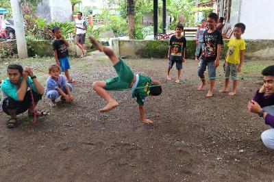 Anak-anak bermain di Kampung Lali Gadget, Sidoarjo, Jawa TImur. Dok.Kampung Lali Gadget
