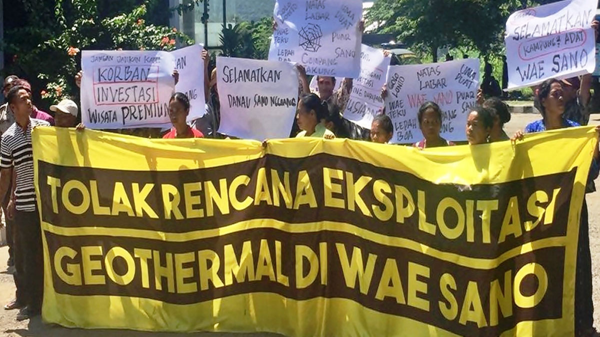 Demo warga menolak pembangunan pembangkit listrik tenaga panas bumi di Wae Sano, Manggarai Barat, Nusa Tenggara Timur, Februari 2019/MONGABAY.CO.ID/SUNSPIRIT FOR JUSTICE AND PEACE