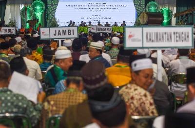 Suasana pembahasan Tata Tertib (tatib) Muktamar NU ke-33 di Alun-alun Jombang, Jawa Timur, 2015. ANTARA/Zabur Karuru
