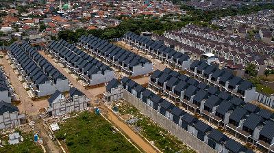 Pembangunan perumahan di Cakung, Jakarta, 17 November 2021. Tempo/Tony Hartawan