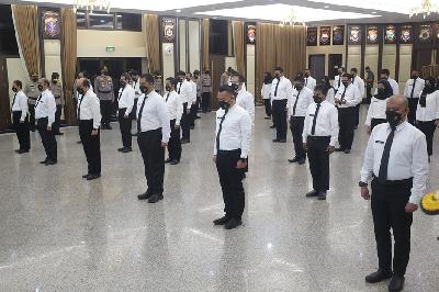 Sejumlah mantan pegawai KPK mengikuti pelantikan di Mabes Polri, Jakarta, 9 Desember 2021. TEMPO / Hilman Fathurrahman W