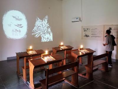 Susur Leluri karya Maharani Mancanegara dalam pameran seni rupa Jakarta Biennale 2021 di Museum Kebangkitan Nasional (STOVIA), Jakarta, 9 Desember 2021/TEMPO/Nurdiansah