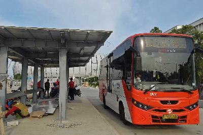 Transjakarta melakukan uji coba rute JIS3: Jakarta Internasional Stadium-Harmoni di Jakarta, 10 Desember 2021. TEMPO/Khanifah Juniasari