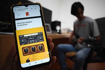 Tampilan aplikasi efek suara gitar buatan Kuassa termasuk amplifikasi melalui perangkat komputer jinjing di workshop Kuassa di Bandung, Jawa Barat, 20 Januari 2022. TEMPO/Prima Mulia