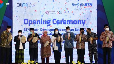 Peresmian pembukaan BTN Santri Developer Kebangsaan Batch 2 di Pondok Pesantren KHAS Kempek, Cirebon, Jawa Barat, Sabtu, 29 Januari 2022.