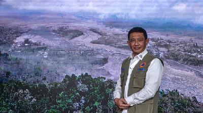 Kepala BNPB Letjen TNI  Suharyanto di Kantor BNPB, Jakarta, 24 Januari 2022.  TEMPO/Tony Hartawan