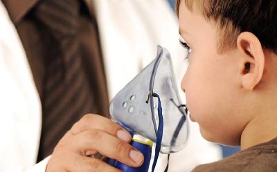 Ilustrasi pneumonia pada anak. Foto: Shutterstock

