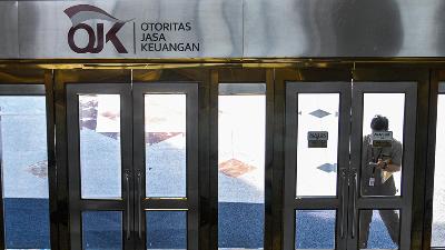 Kantor Otoritas Jasa Keuangan di komplek perkantoran Bank Indonesia, Jakarta. Tempo/Tony Hartawan