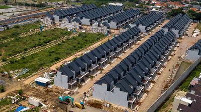 Pembangunan perumahan di Kawasan Cakung, Jakarta. Tempo/Tony Hartawan
