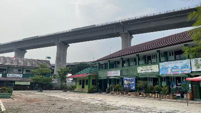 Lokasi SDN Jakasetia III Bekasi yang sebagian lahannya terkena trase proyek Kereta Cepat Indonesia China. Tempo/Linda Trianita
