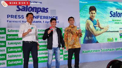Konferensi pers produk-produk Koyo Salonpas dengan sertifikasi Halal, dan memperkenalkan Inspirational Brand Ambassador terbaru, aktor internasional sekaligus figur inspiratif dari dunia martial-art, Iko Uwais, Jumat, 1 April 2022.