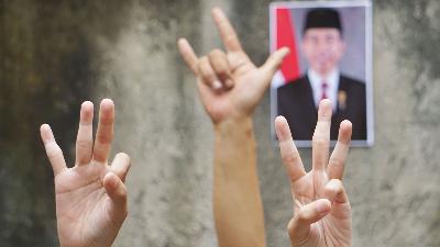 Ilustrasi pemberian dukungan tiga periode untuk Presiden Jokowi. TEMPO/Jati Mahatmaji