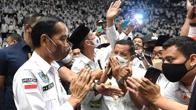 President Joko Widodo attending the 2022 National Gathering of the Indonesian Association of Village Administrations (Apdesi) at Senayan Sports Stadium, Jakarta, March 29.
BPMI Setpres/Kris
