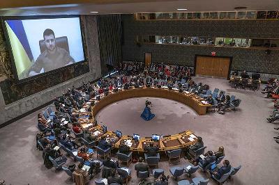 Pertemuan Dewan Keamanan PBB untuk membahas kejahatan perang antara Rusia dan Ukraina di Markas Besar PBB di New York, 5 April 2022. Reuters/Lev Radin/Sipa USA