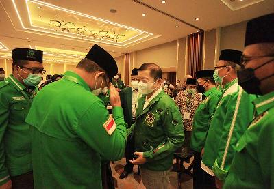 Ketua Umum DPP Partai Persatuan Pembangunan  (PPP) Suharso Monoarfa (tengah) saat menghadiri acara Rapat Pimpinan Nasional Partai Persatuan Pembangunan (PPP) II di Jakarta, 15 April 2022. ANTARA/Reno Esnir