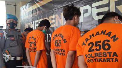 Para pelaku kejahatan atau 'klitih' yang menewaskan pelajar di Polresta Yogyakarta, 11 April 2022/Dok. Polda DIY