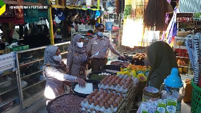 Inspeksi memastikan ketersediaan Bahan Pangan Pokok di pasar.