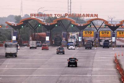 Gerbang Tol Palimanan, Cirebon, Jawa Barat, 30 Maret 2022. ANTARA/Dedhez Anggara