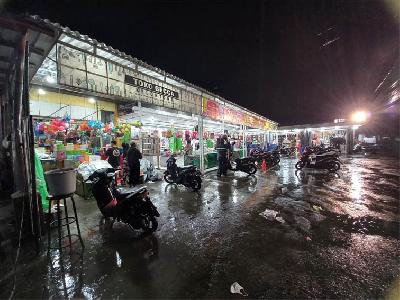 Sejumlah kios pedagang di Sawangan, Depok, Jawa Barat, 27 April 2022. TEMPO/Ade Ridwan