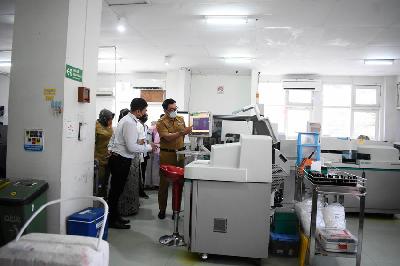 Suasana laboratorium sentral menghadapi virus hepatitis akut di RS Hasan Sadikin, Bandung, Jawa Barat, 9 Mei 2022. TEMPO/Prima mulia