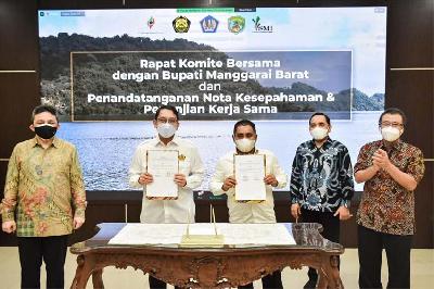 Nota Kesepahaman (MoU) dan Perjanjian Kerja Sama (PKS) pelaksanaan proyek panas bumi di Desa Wae Sano, Nusa Tenggara Timur di Kantor Direktorat Jenderal EBTKE, Jakarta, 28 September 2021. ebtke.esdm.go.id