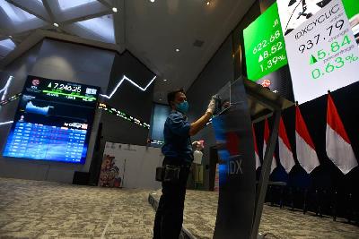 Layar pergerakan Indeks Harga Saham Gabungan di Bursa Efek Indonesia, Jakarta. Tempo/Tony Hartawan