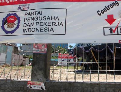 Spanduk Partai Pengusaha dan Pekerja Indonesia (PPPI) di Kawasan Jalan Jaksa, Jakarta Pusat, 2009. Dokumentasi TEMPO/ Nickmatulhuda