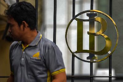 Risiko Bank Indonesia Pertahankan Suku Bunga