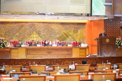 Suasana sidang pengesahkan revisi Undang-Undang Pembentukan Peraturan Perundang-Undangan (RUU P3) menjadi undang-undang (UU) di Gedung Nusantara II, Senayan, Jakarta, 24 Mei 2022. dpr.go.id