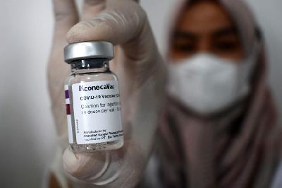 Vaksin Covid-19 AstraZeneca di kantor Kelurahan Merdeka, Bandung, Jawa Barat, 14 April 2022. TEMPO/Prima mulia