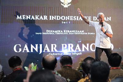 Gubernur Jawa Tengah Ganjar Pranowo menyampaikan kuliah umum di Surabaya, Jawa Timur, 20 Mei 2022. ANTARA/Rizal Hanafi