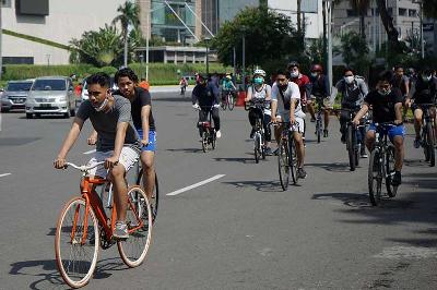Warga bersepeda di Jakarta. TEMPO/Muhammad Hidayat