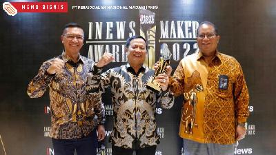 President Director of PT Permodalan Nasional Madani (PNM), Arief Mulyadi, won the 2022 iNews Maker Award in the "Contribution for MSME Development" category in Jakarta, 30 June 2022.