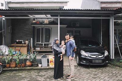Keluarga Feri Setiawan dan Salsabila Qurrata A’yun di kediamannya, Setu, Tangerang Selatan, Banten, 13 Juli 2022. TEMPO/M Taufan Rengganis