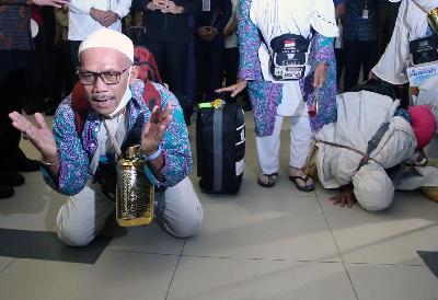 Jamaah haji tiba di Terminal 2 Bandara Soekarno Hatta, Tangerang, Banten, 16 Juli 2022. ANTARA/Muhammad Iqbal