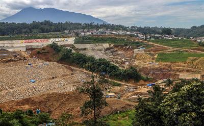 Proyek pembangunan Bendungan Ciawi di Ciawi, Kabupaten Bogor, Jawa Barat, 15 Februari 2022. ANTARA/Yulius Satria Wijaya