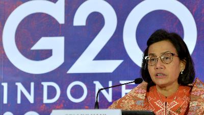 Finance Minister Sri Mulyani delivers a statement during a press conference on the results of the 3rd Finance Ministers and Central Bank Governors (FMCBG) G20 Meeting in Nusa Dua, Bali, July 16.
ANTARA FOTO/Fikri Yusuf/Pool
