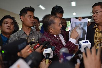 Kuasa hukum, Kamaruddin Simanjuntak, menghadiri gelar perkara kematian Brigadir Nopryansah Yosua Hutabarat di Bareskrim Mabes Polri, Jakarta, 20 Juli 2022. TEMPO/ Febri Angga Palguna