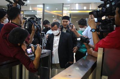 Mantan presiden Aksi Cepat Tanggap (ACT) Ahyudin menjalani pemeriksaan di Bareskrim Mabes Polri, Jakarta, 15 Juli 2022. TEMPO/ Hilman Fathurrahman W