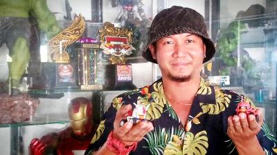 Doddy Oktavian kreator jenis mobil fantasi dari diecast merk Hotewheels, di Sragen,  Jawa Tengah,Juli 2022. Dok Pribadi