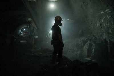 Suasana penyelesaian penggalian terowongan atau tunnel 2 yang merupakan terowongan terakhir dalam proyek Kereta Cepat Jakarta Bandung di Purwakarta, Jawa Barat, 21 Juni 2022. Tempo/Hendartyo Hanggi